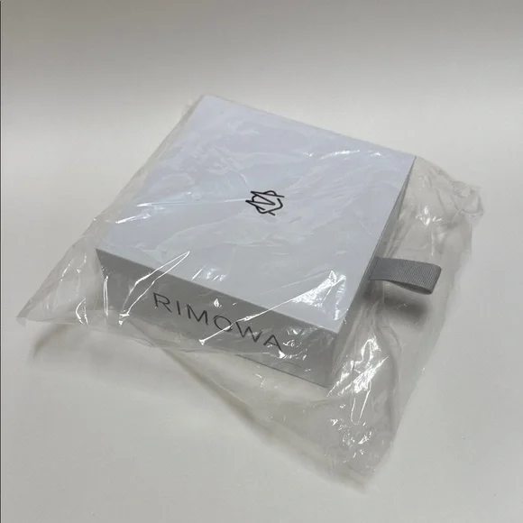 RIMOWA White Gift Box with Gray Pull Tab - Picture 1 of 5